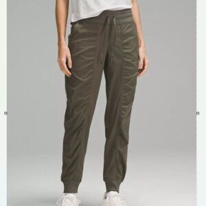 LULULEMON Dance Studio Mid-Rise Jogger (S)